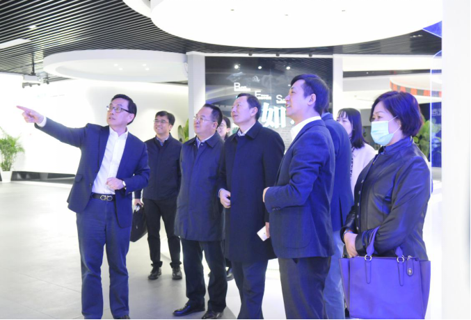 蘇州市科技局副局長顧萬勇一行蒞臨市工研院考察調(diào)研-1.png
