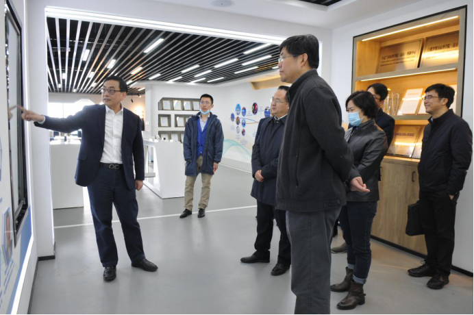 蘇州市科技局副局長顧萬勇一行蒞臨市工研院考察調(diào)研-2.png