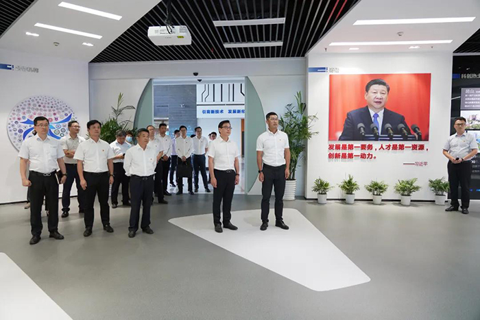 學(xué)黨史 創(chuàng)控集團黨委·昆山工研院黨總支舉辦理論學(xué)習(xí)中心組(擴大)聯(lián)學(xué)活動-7.jpg