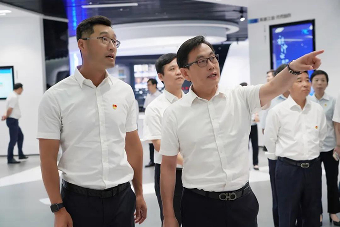 學(xué)黨史 創(chuàng)控集團黨委·昆山工研院黨總支舉辦理論學(xué)習(xí)中心組(擴大)聯(lián)學(xué)活動-6.jpg