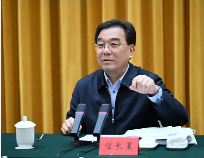 準(zhǔn)確把握在全國大局中的定位作用責(zé)任 扎實穩(wěn)健推進(jìn)中國式現(xiàn)代化江蘇新實踐-2.jpg